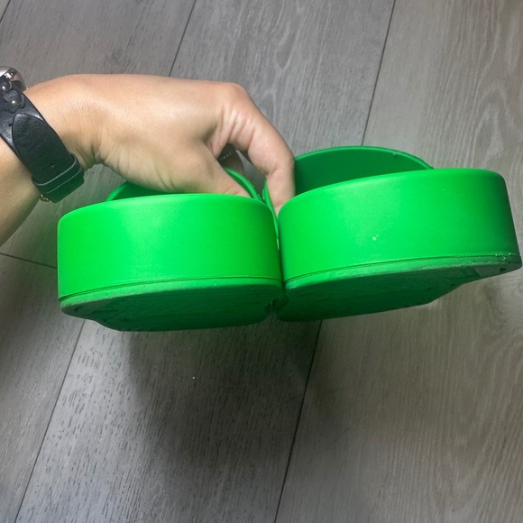 Bottega Veneta green rubber‎ embossed slides pool casual designer size 37 - Picture 9 of 13